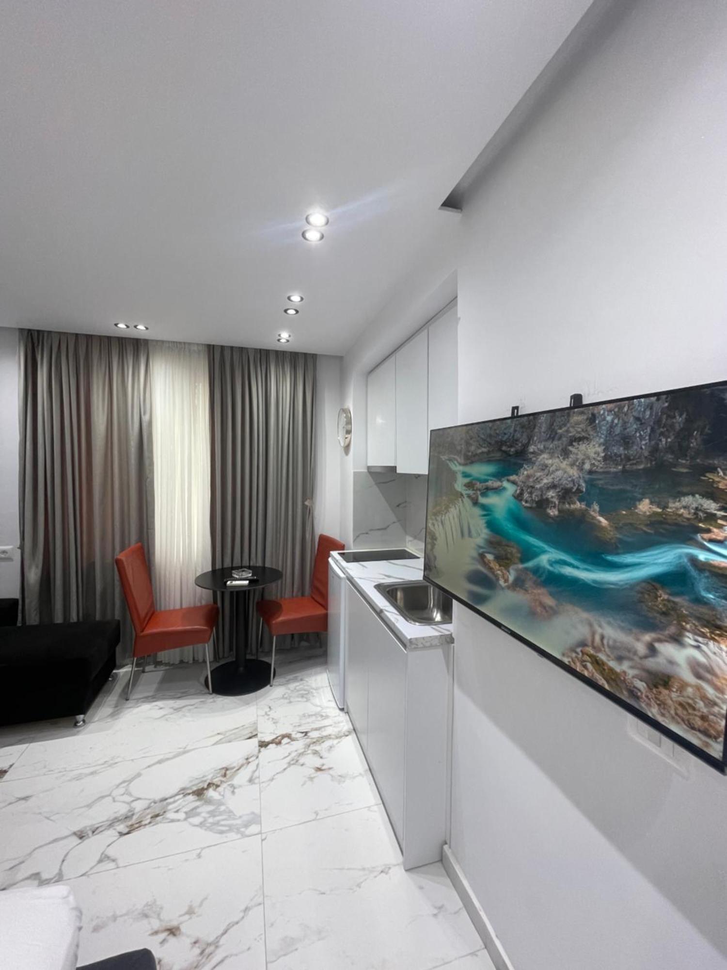 Midnight Apartments Тирана Екстериор снимка