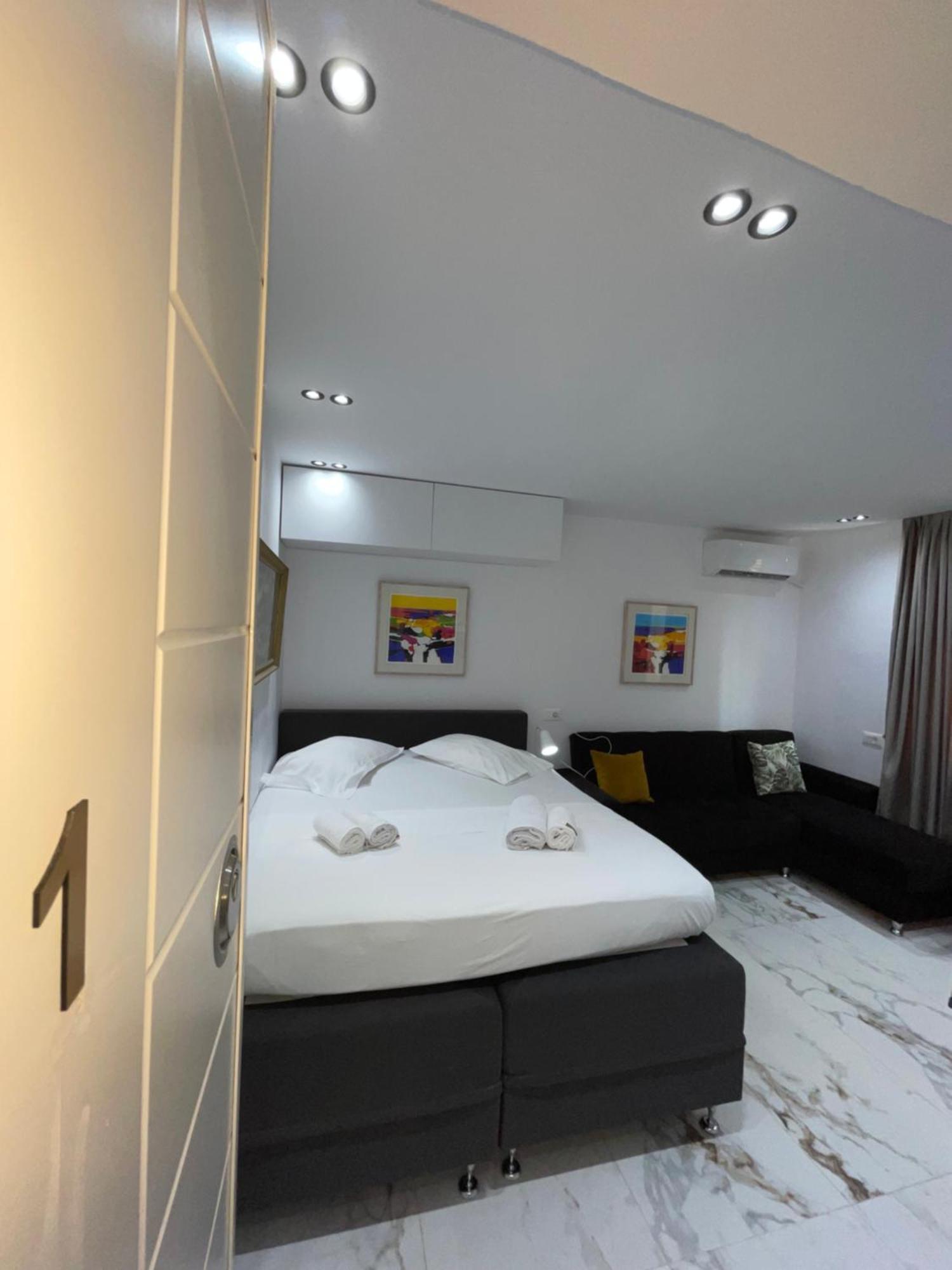 Midnight Apartments Тирана Екстериор снимка