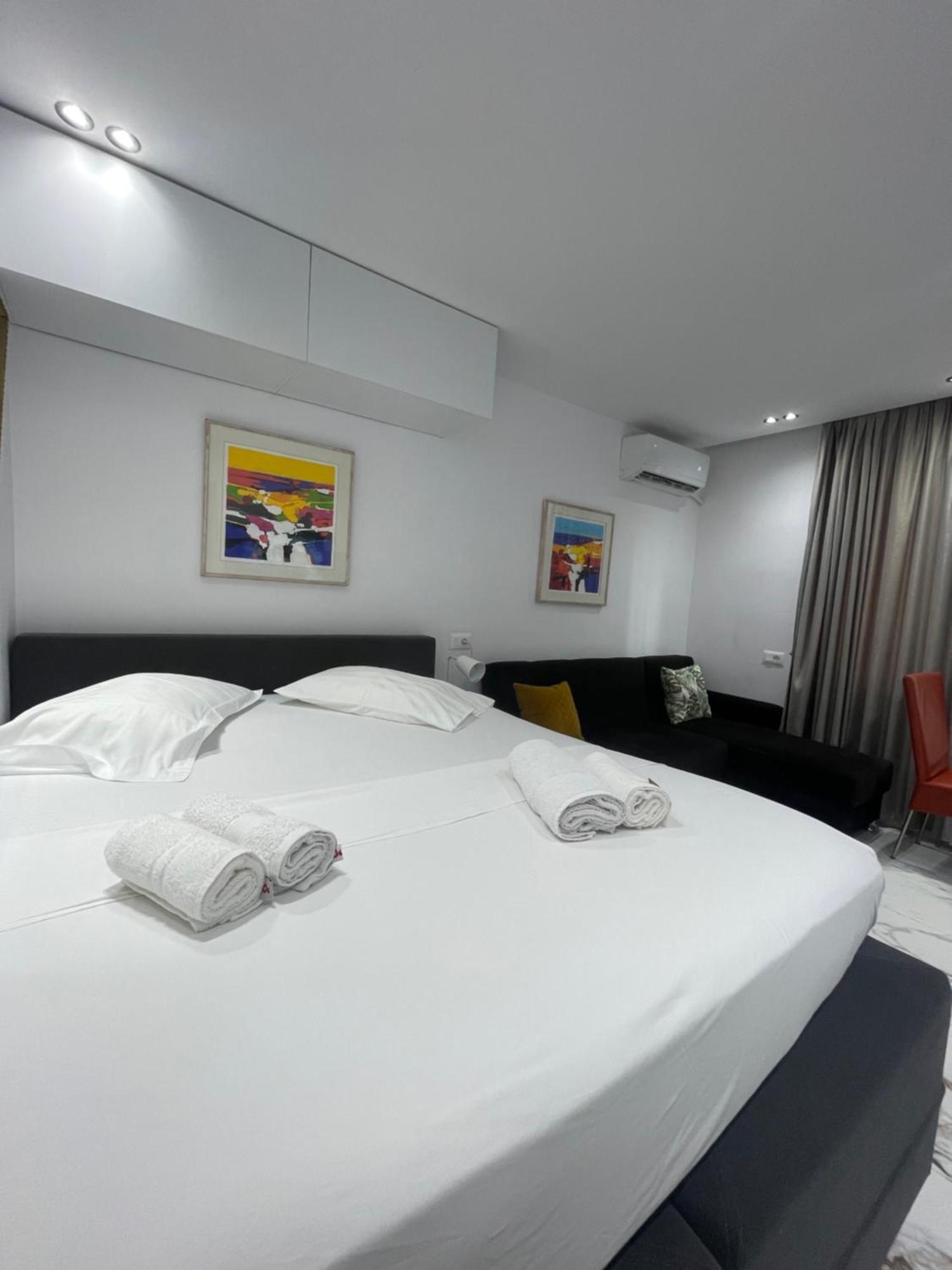 Midnight Apartments Тирана Екстериор снимка