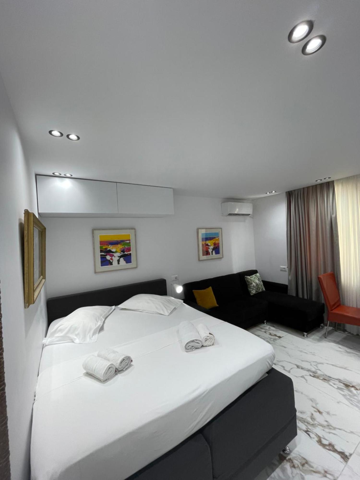 Midnight Apartments Тирана Екстериор снимка