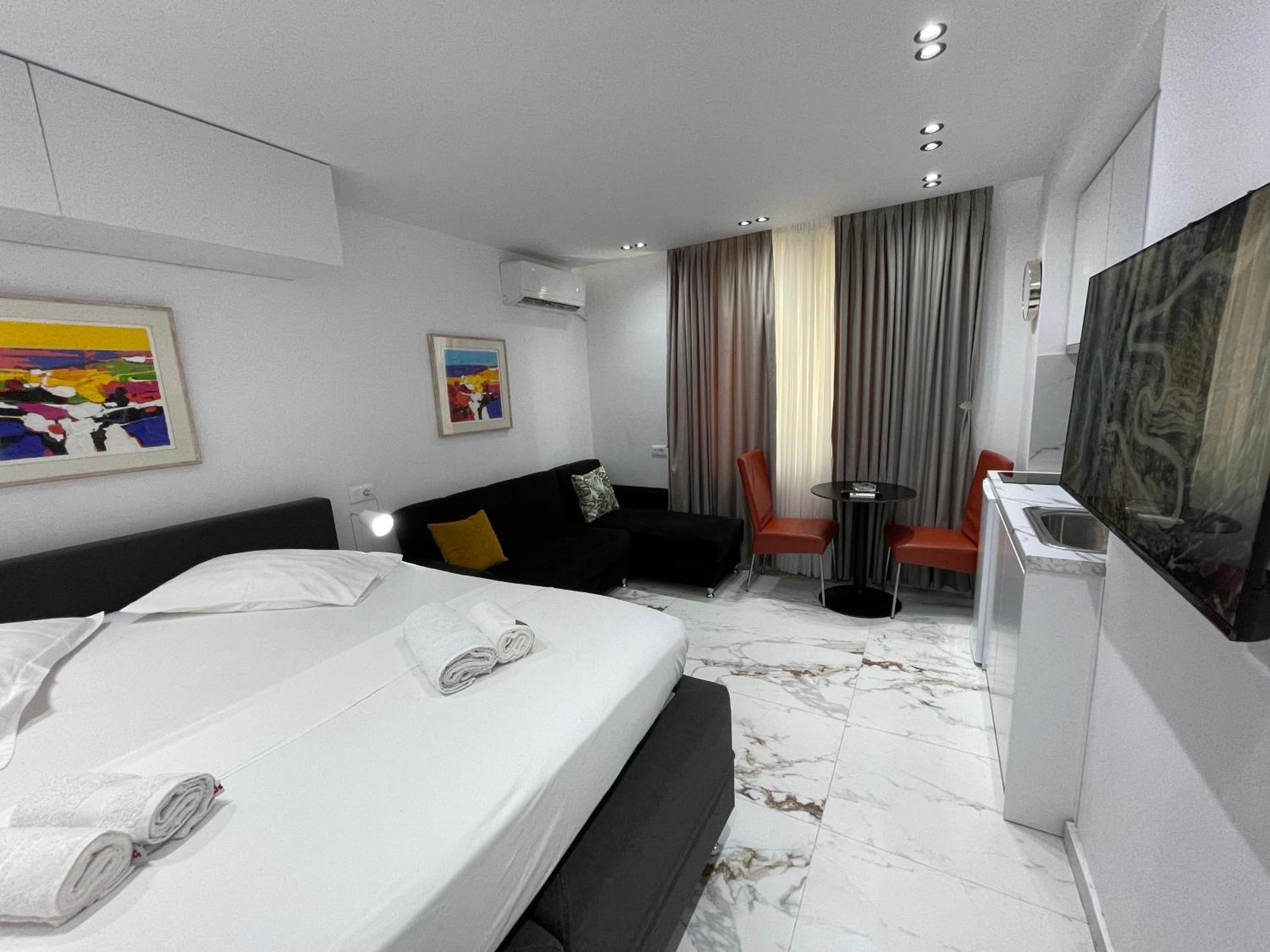 Midnight Apartments Тирана Екстериор снимка